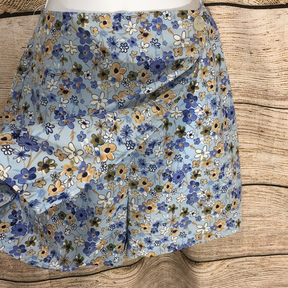 A byer skort blue floral button detail zip size 11 - Picture 2 of 8